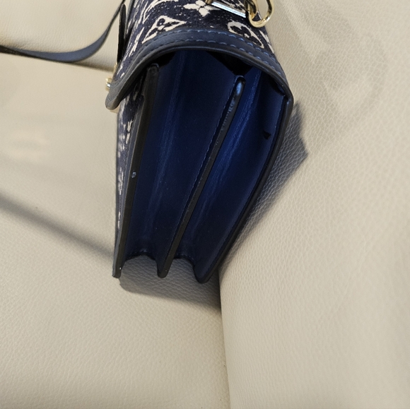 Elegant Designer Navy Monogram Satchel - Picture 5 of 7